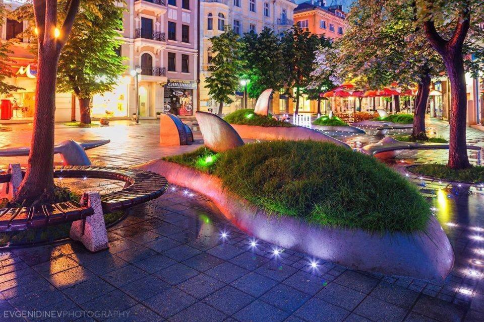 Luxury Versailles Apartments Center Opera Burgas Extérieur photo